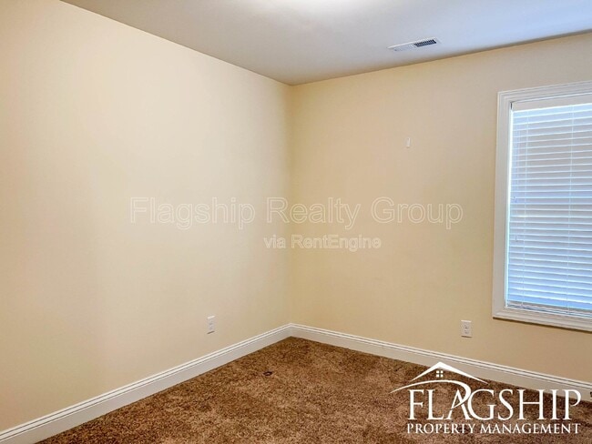 Building Photo - 118 Quail Hollow Dr