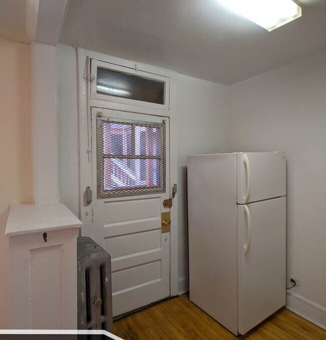 Building Photo - 2332 N Spaulding Ave