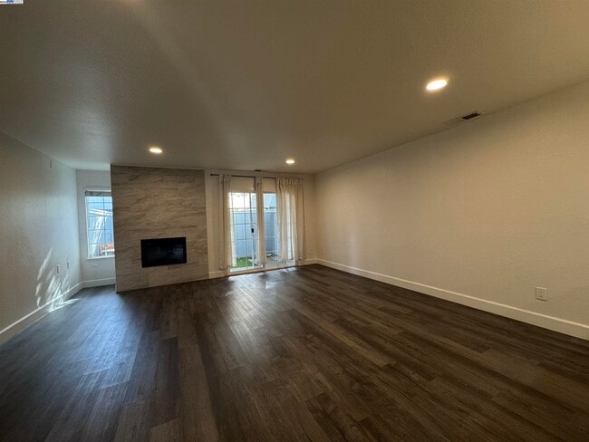 Building Photo - 4207 Sheldon Cir