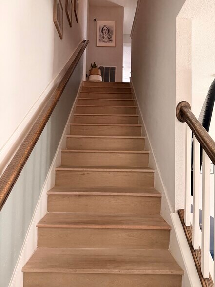 Building Photo - 13984 Sterely Ct N