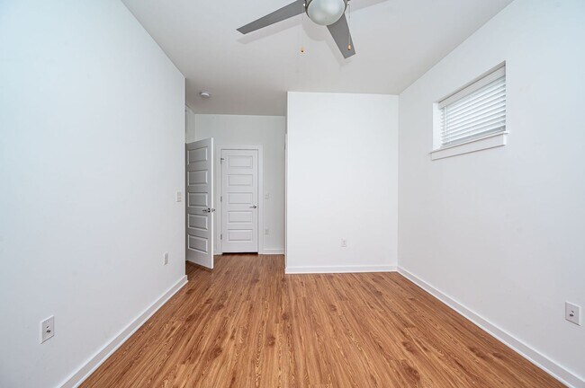 Building Photo - Modern 2 Bedroom Apartment In Manchester D...