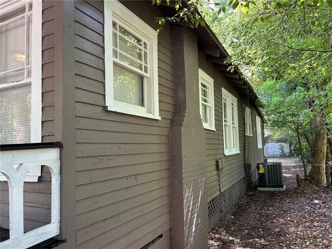 Building Photo - 134 N Carlen St