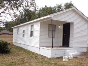 Building Photo - Great re-do