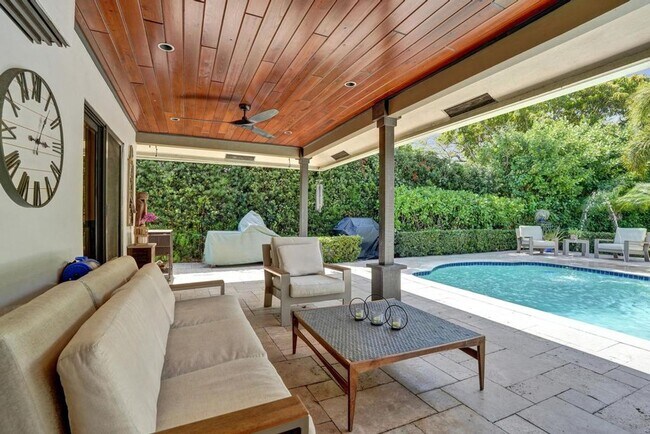 Building Photo - Boca Raton Beautifully Updated 4 Bedroom Pool Home