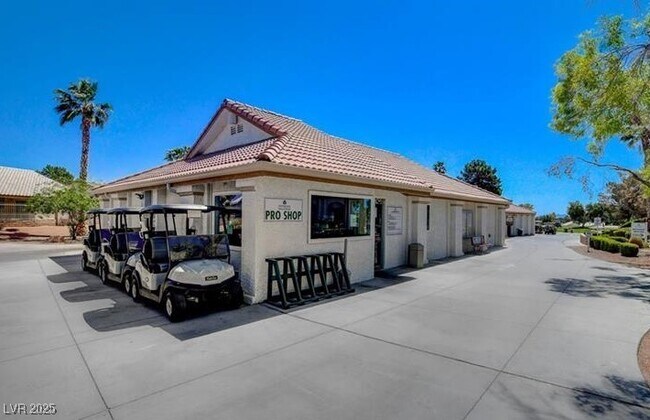 Building Photo - 5005 Cliffrose Dr