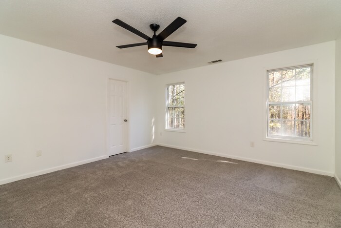 Building Photo - 389 Tapley Rd