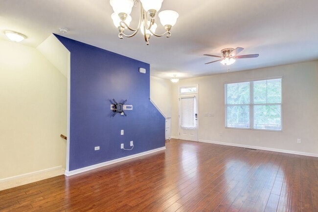 Building Photo - Townhome minutes from Lenovo Center: Available September 10th