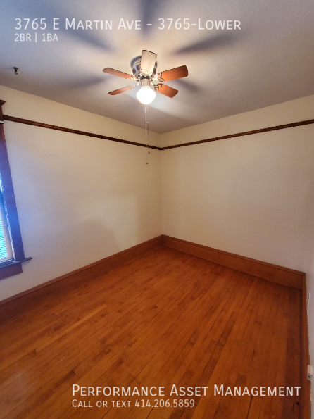 Building Photo - Charming 2BD/1BA Cudahy Lower Unit