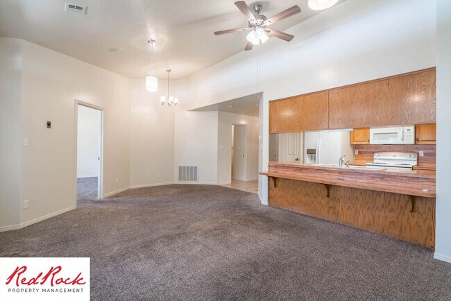 Building Photo - 3 Bedroom End Unit Home in Downtown St. Ge...