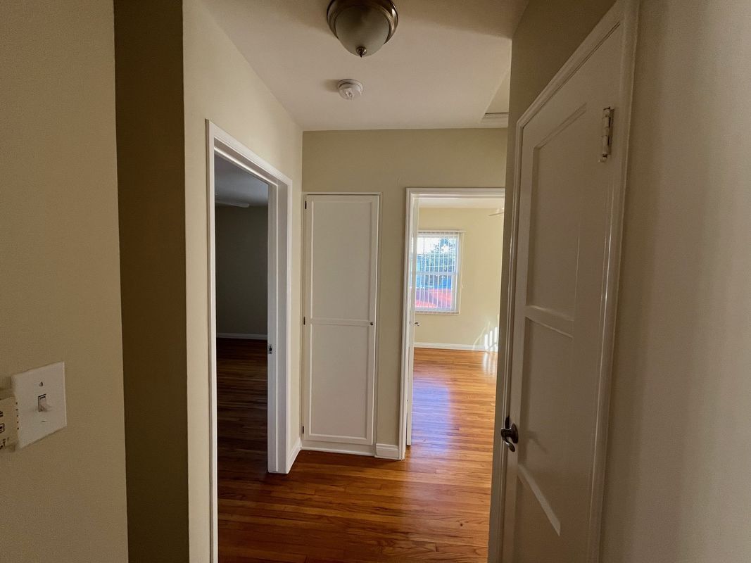 Building Photo - 126 N Maple St