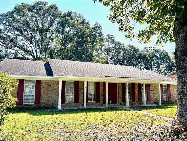 Primary Photo - 2121 Woodhillcrest Dr