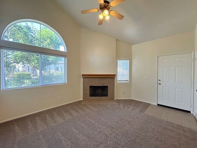 Building Photo - Two-Story 3-Bedroom Condo in Orange Gardens HOA!