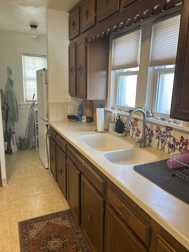 Building Photo - 213 S 100 W