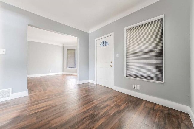 Building Photo - 2145 W 100th St