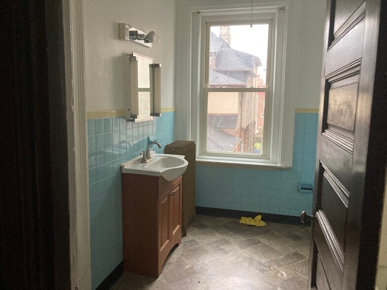 Building Photo - 5120 Friendship Ave