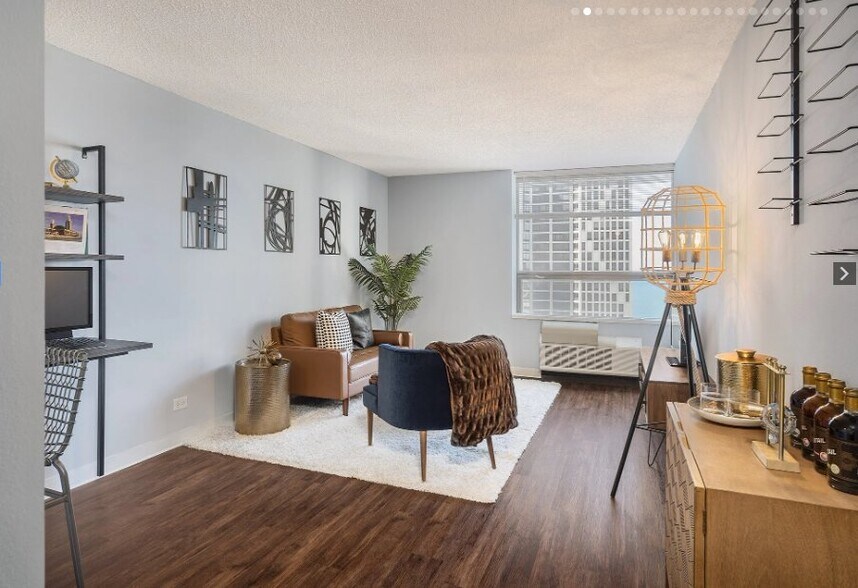 Building Photo - 443 E Ohio St