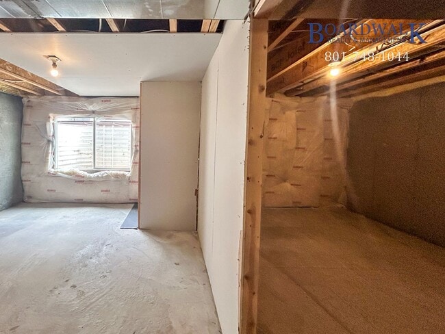 Building Photo - Spacious 3 bed in Quiet Community