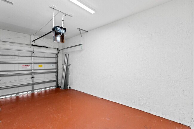 Building Photo - 1411 Lucaya Dr