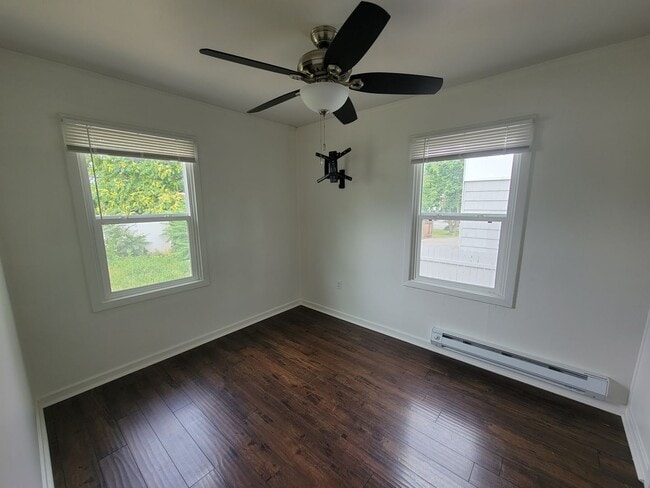 Building Photo - Spacious 2BR Duplex in Central Richland – ...