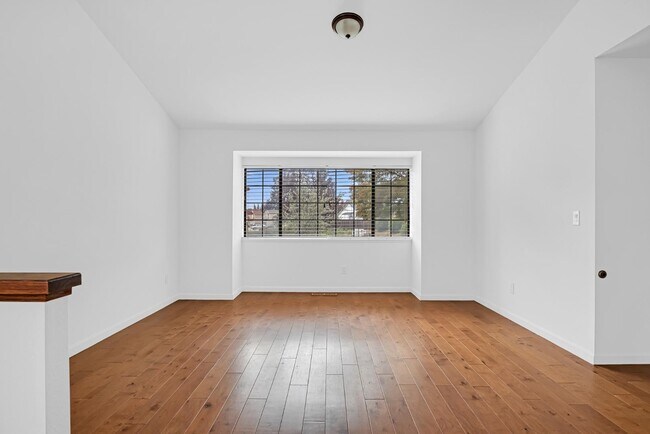 Building Photo - 100 Lippizan Dr