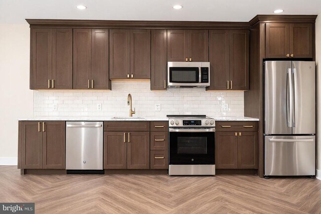 Building Photo - 128 N Bond St