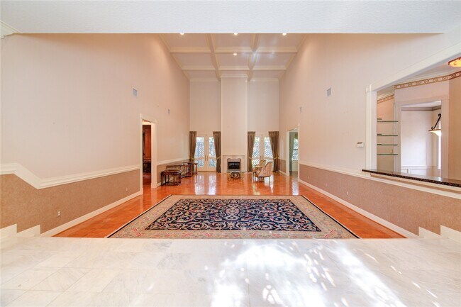 Building Photo - 2510 Potomac Dr