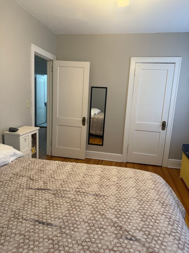 Building Photo - 1067 St Clair Ave