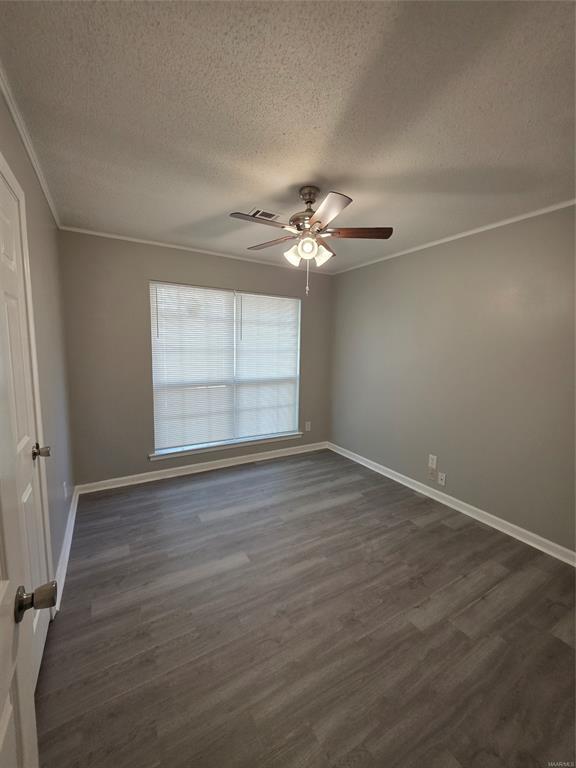 Building Photo - 744 Ledyard Pl