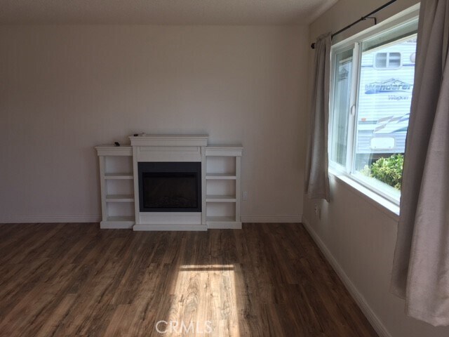 Building Photo - 18745 Magnolia Ct