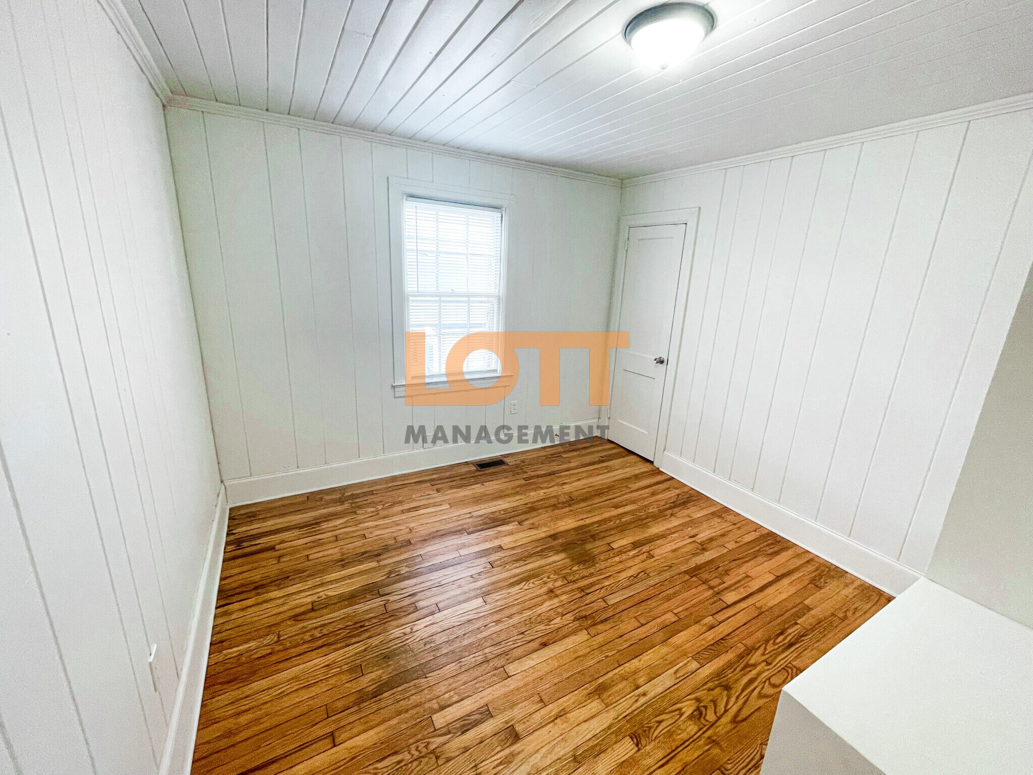 Building Photo - 10 Lowndes Ave