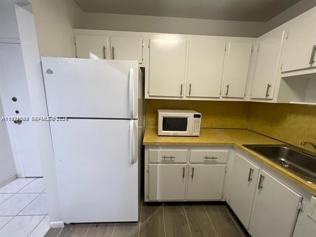 Building Photo - 16851 NE 23rd Ave