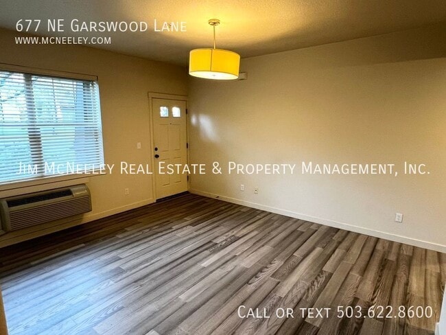 Building Photo - 677 NE Garswood Ln