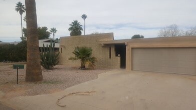 Building Photo - 1172 E Cordova Ave