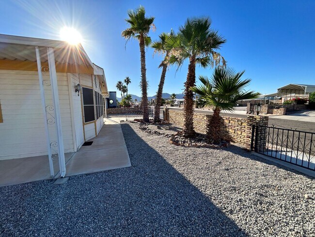Building Photo - Charming 2-Bedroom 2-Bathroom Furnished Manufactured Home in Fortuna Foothills.