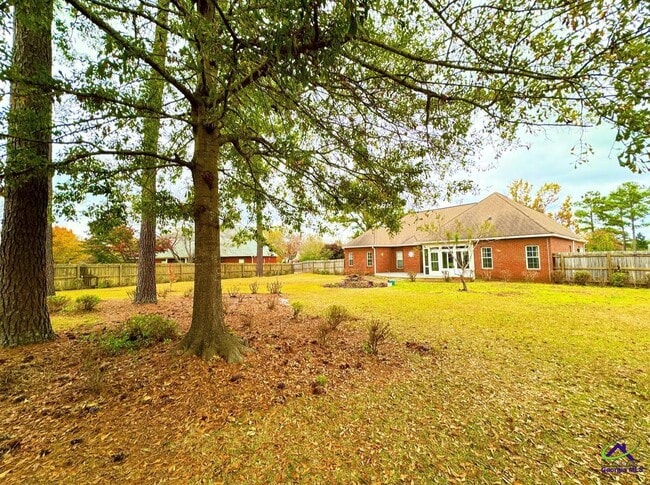 Building Photo - 701 Victoria Cir