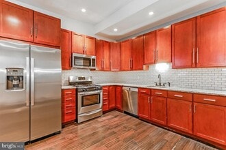 Building Photo - 329 S 12th St
