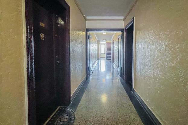 Building Photo - 7 9th St