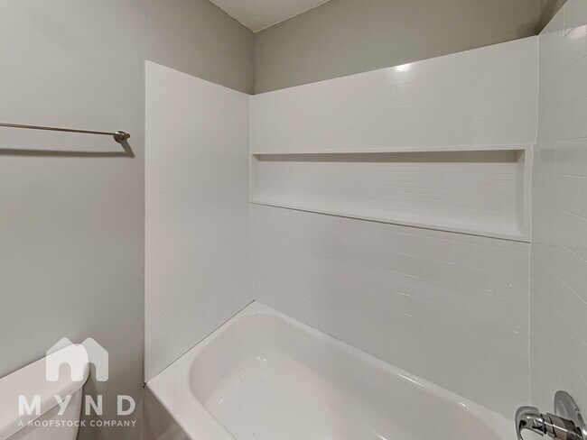 Building Photo - 3055 Dignan St