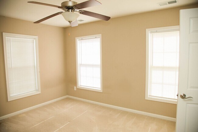 Building Photo - 1400 Timberwood Blvd
