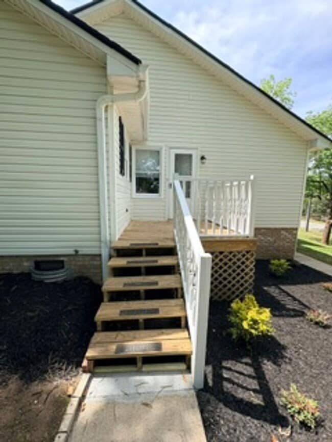 Building Photo - Totally Renovated Bungalow Located in Quiet Neighborhood Yet Close to Everything!