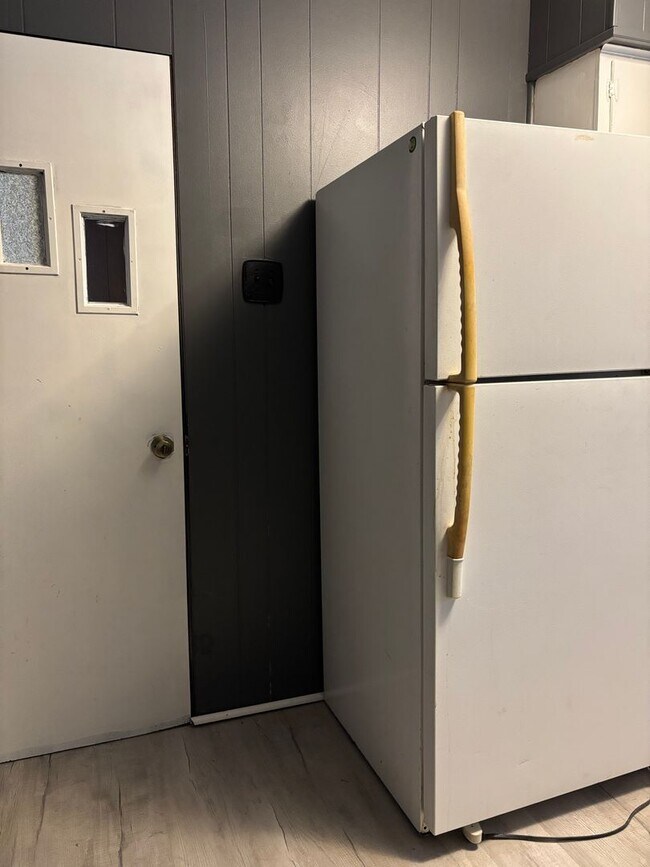 Building Photo - 3 Bdrm 1.5 Bath Duplex in Union Township