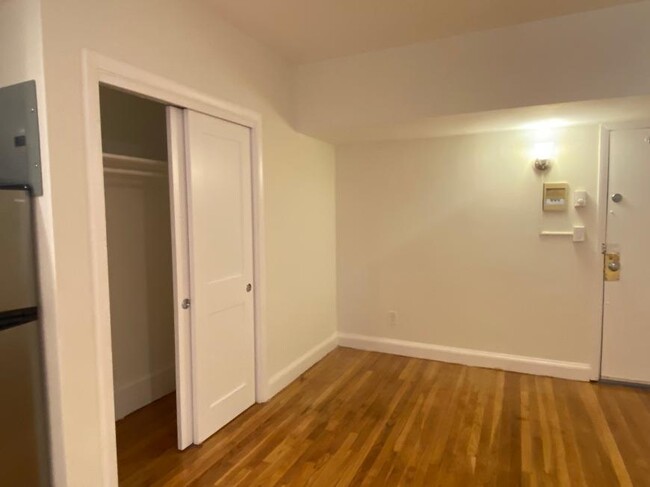 Building Photo - 1 bedroom in Boston MA 02118