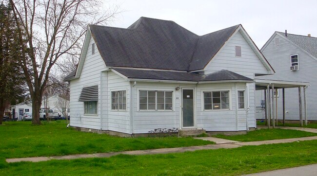 Primary Photo - 689 E St NE
