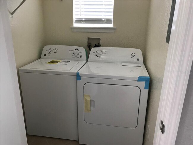 Building Photo - 2209 Antigua Pl