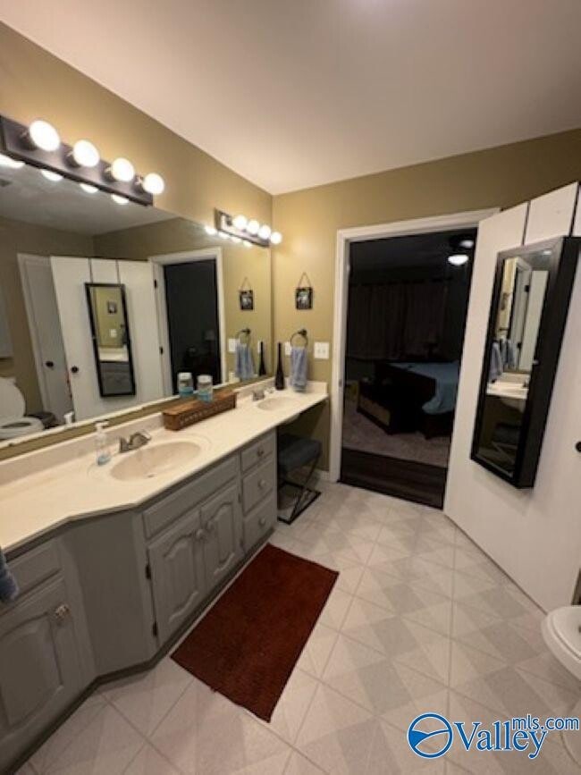 Building Photo - 4728 Panorama Dr SE