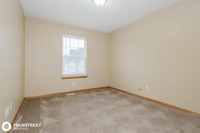 Building Photo - 1608 Tyler Dr, Raymore, MO 64083