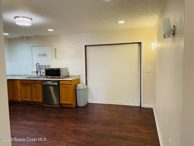 Building Photo - 2235 Macedo Rd NE