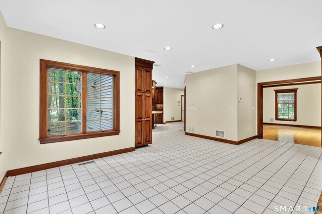 Building Photo - 3 Eton Pl