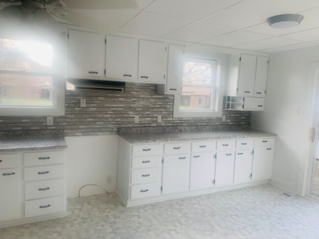 Building Photo - 3236 Schneider Rd