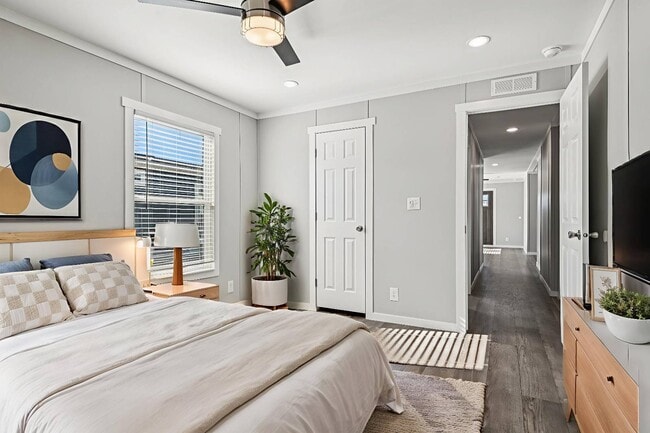 Building Photo - 1631 American Dr